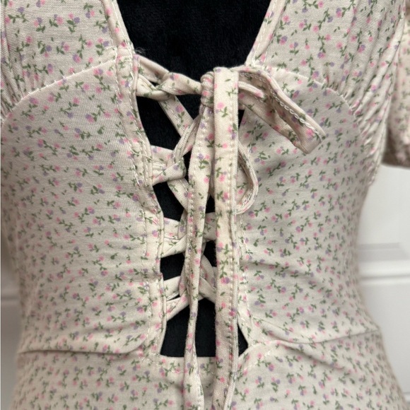 Missguided lace up front puff sleeve cream pink purple floral bodysuit US 6 - Picture 4 of 8